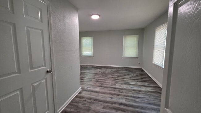 Building Photo - 334 Mersington Ave