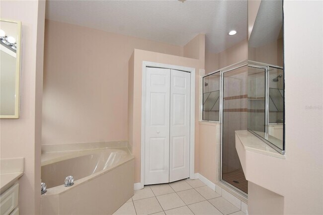 Building Photo - 33 Westridge Ln