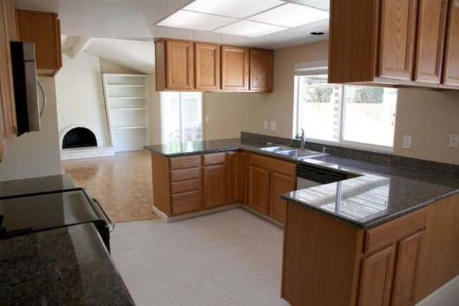 Building Photo - 2308 Wildwood Ct