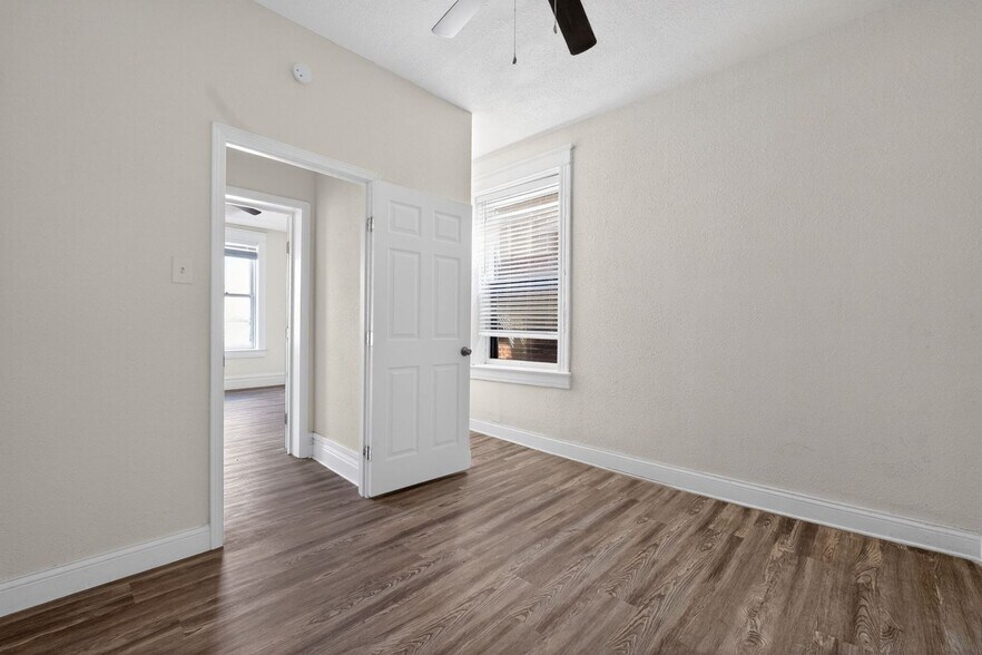 Building Photo - 2918 Sidney St