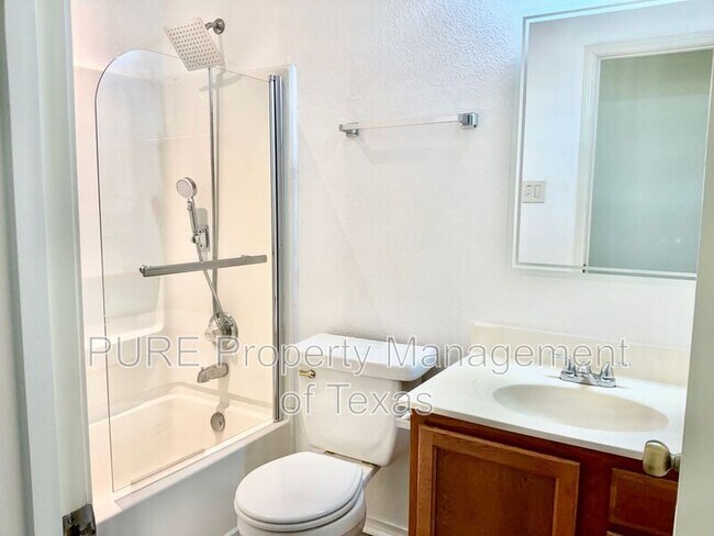 Building Photo - 2306 Kuykendall Dr