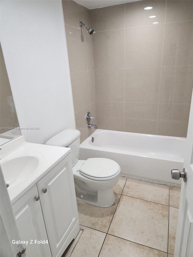 Building Photo - 6950 Miami Gardens Dr