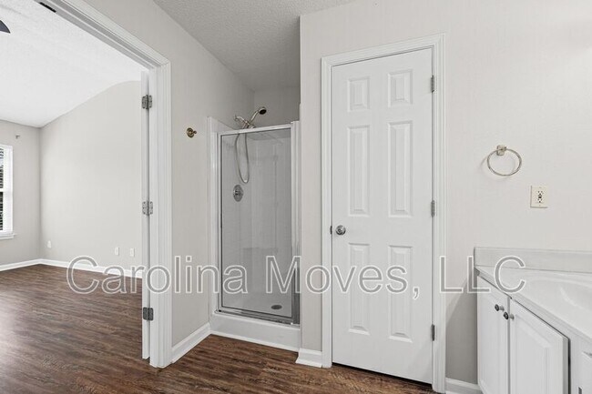 Building Photo - 106 Waterford Park Dr