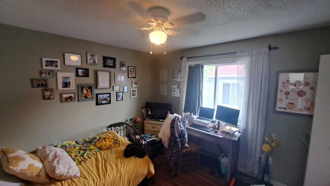 Building Photo - 1512