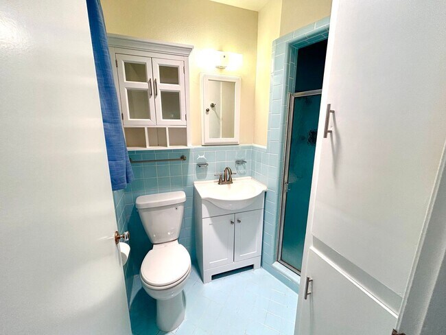 Building Photo - *MOVE IN SPECIAL* Stylishly Renovated Home with Fenced Backyard & Two Living Areas!