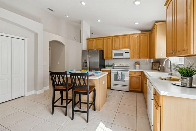 Building Photo - 353 Bay Arbor Blvd