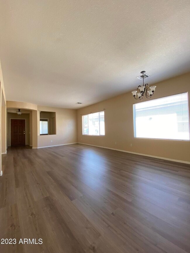 Building Photo - 517 S 115th Dr