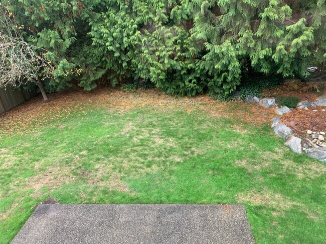 Building Photo - Location location 4 bedroom, 2.5 bath in t...