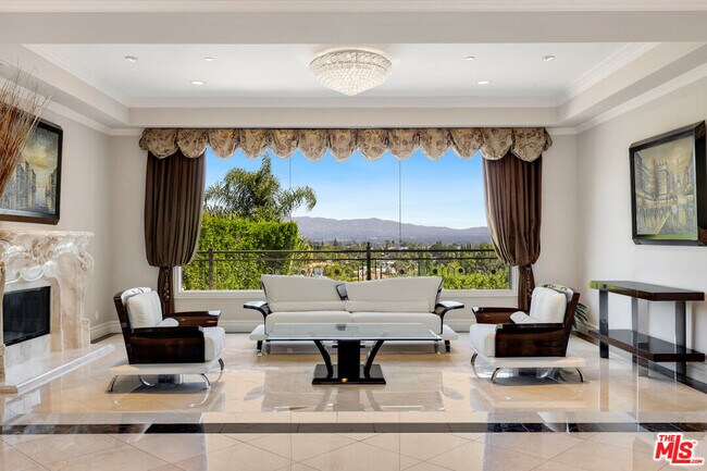 Building Photo - 18047 Karen Dr