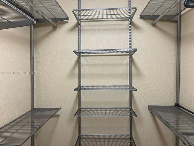 Building Photo - 8500 SW 109th Ave