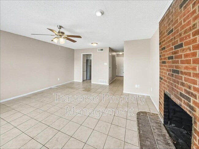 Building Photo - 1006 Bland Dr