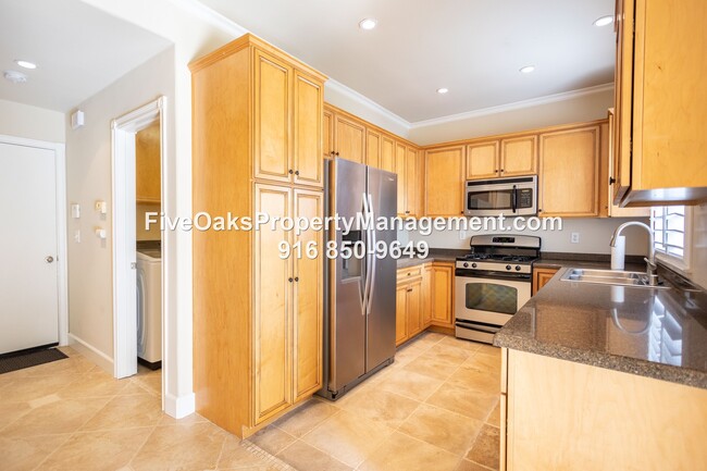 Building Photo - 758 Shasta Oaks Ct