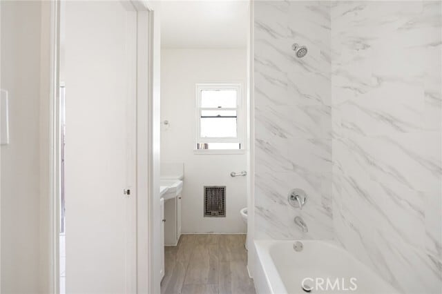 Building Photo - 1367 N Mentor Ave