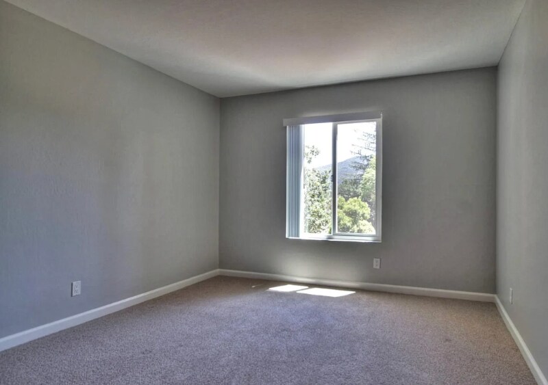 Building Photo - 121 Massol Ave