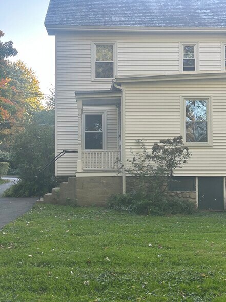 Building Photo - 30 Goldsmith St