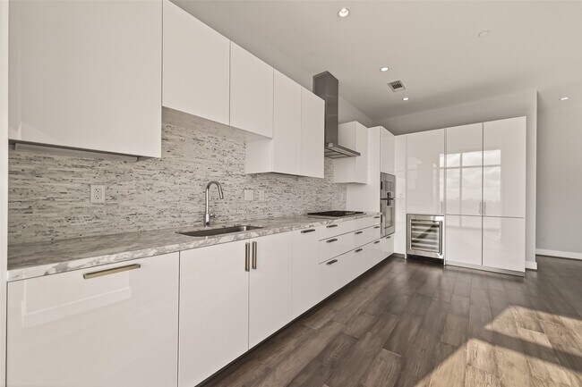 Building Photo - 4521 San Felipe St