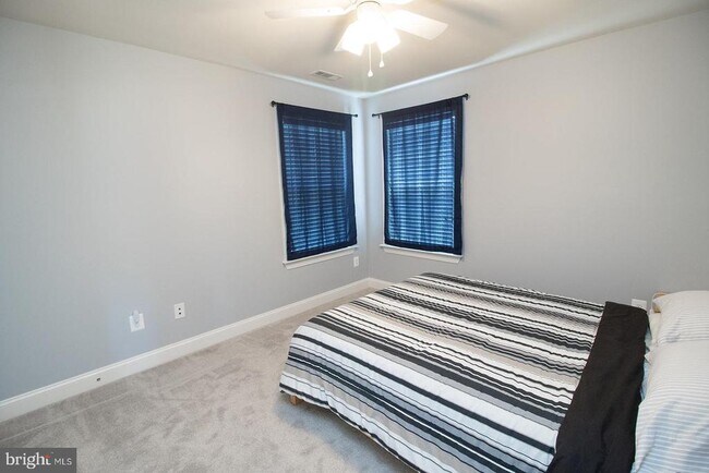 Building Photo - 24676 Broad Creek Dr