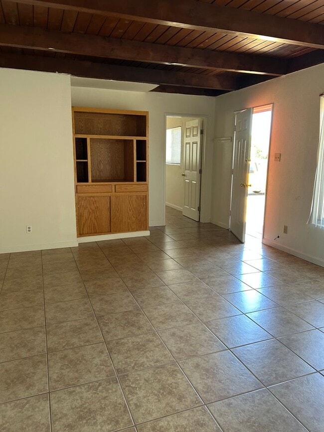 Building Photo - Duplex, 1 bed 1 bath