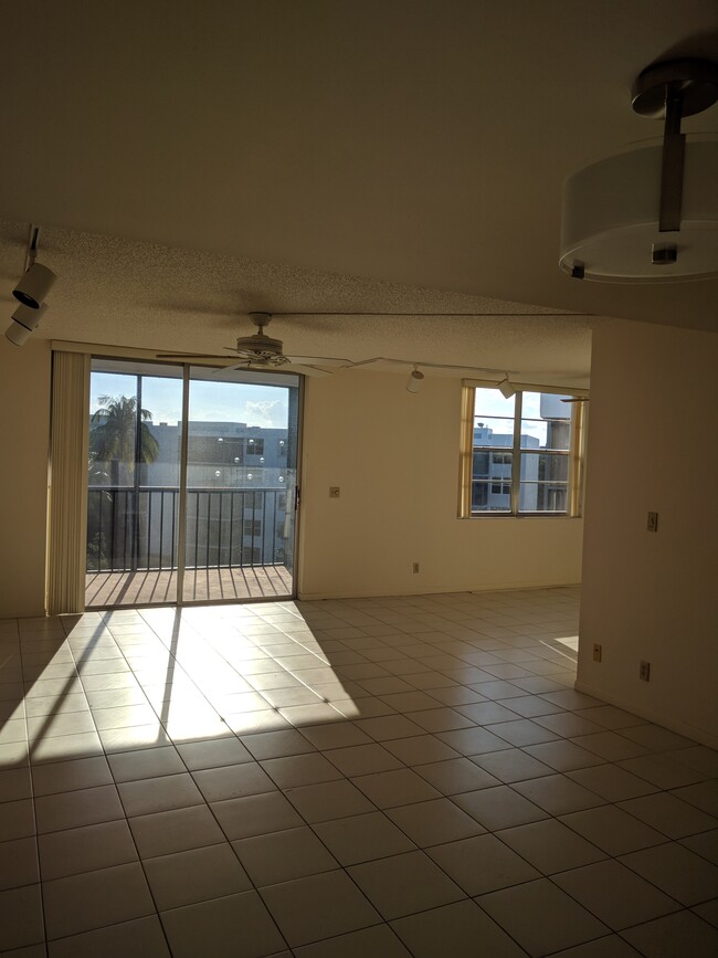 Living room. - 198 NW 67th St