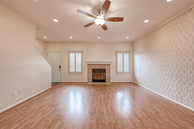 Building Photo - 9850 Pagewood Ln