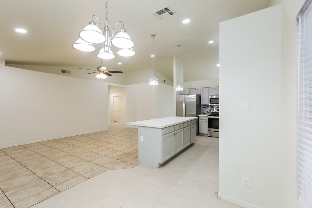 Building Photo - 2904 W Sunland Ave