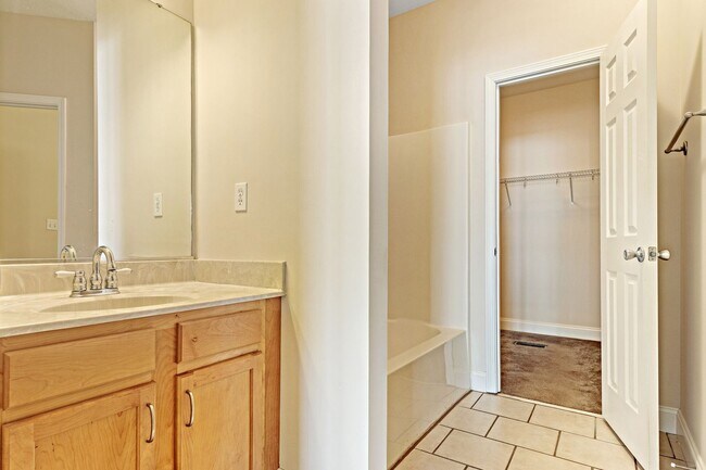 Building Photo - 36 Winterwind Dr