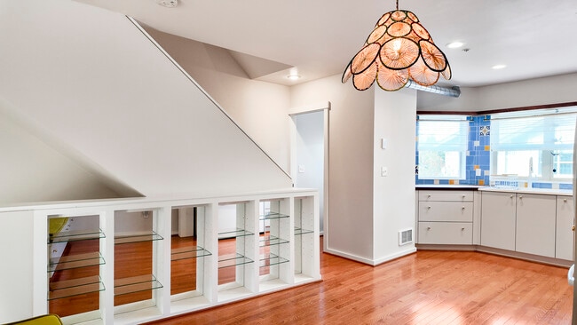 Building Photo - 11560 Stone Ave N