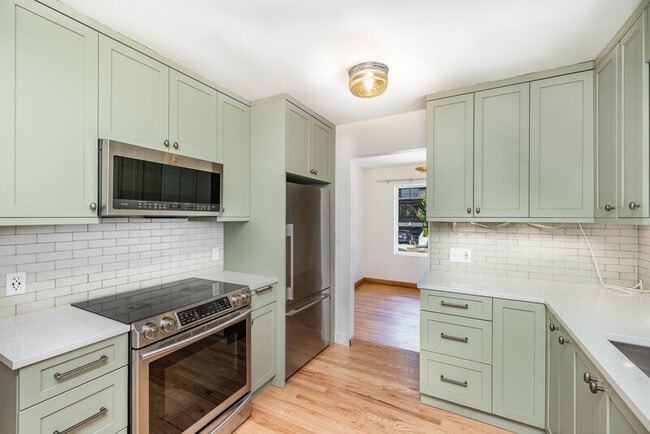Building Photo - 723 N 81st St
