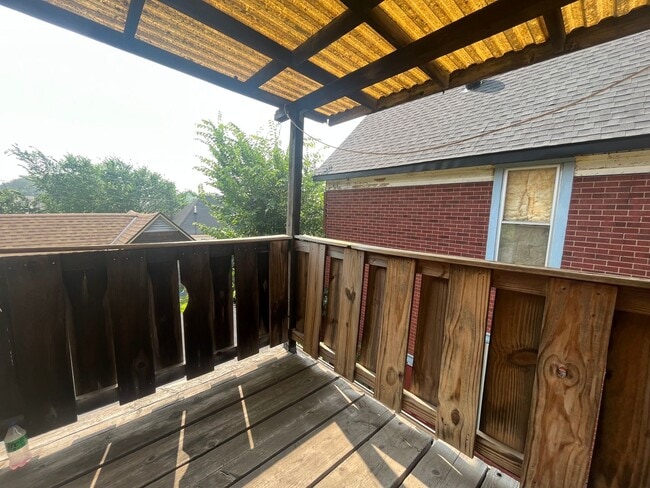 Building Photo - 1092 Edgerton St