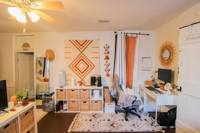 Building Photo - 7 Ann St