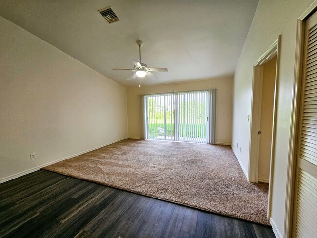 Building Photo - 2 Bedroom + Den Duplex