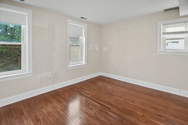 Building Photo - 238 S 11th St