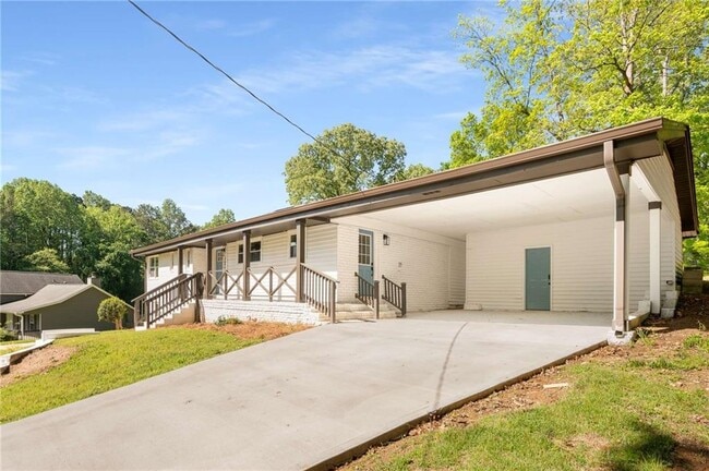 Building Photo - 3646 Rock Springs Dr