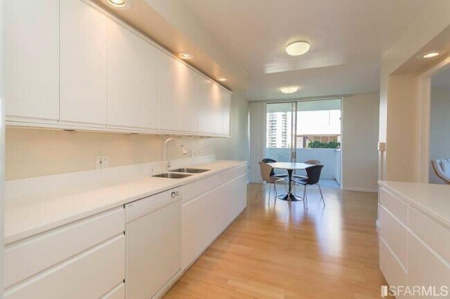 Building Photo - 1 bedroom in San Francisco CA 94109