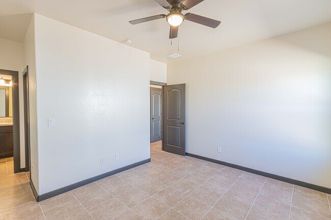 Building Photo - 9397 Senor Tedd Way