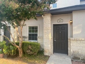 Building Photo - 1000 Diamond Dr