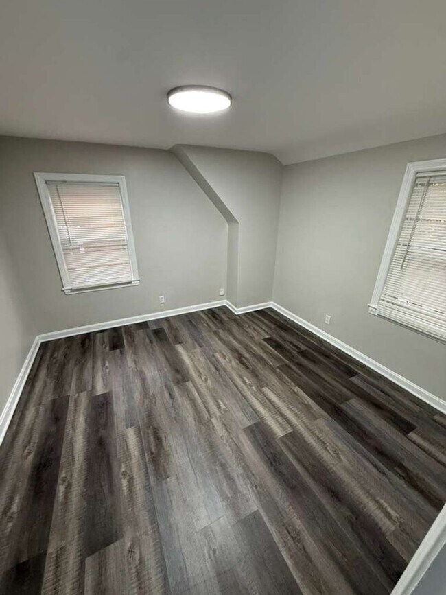 Building Photo - Updated 3-Bedroom Home in Lyndhurst Schools | Yard + Garage