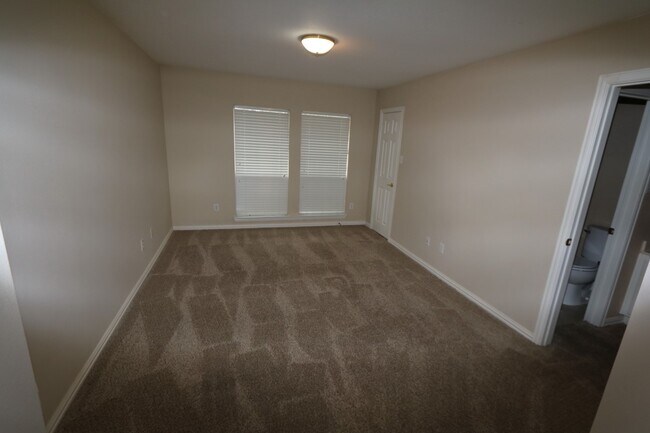 Building Photo - 6011 Hawkes Bay Ct