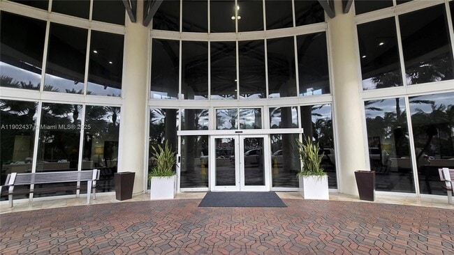 Building Photo - 19333 Collins Ave