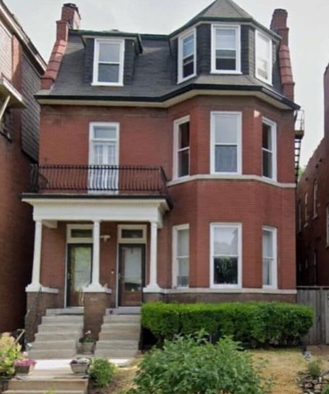 Primary Photo - 3449 Crittenden St
