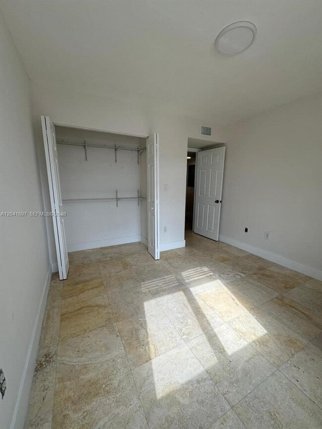 Building Photo - 6200 SW 131st Ct