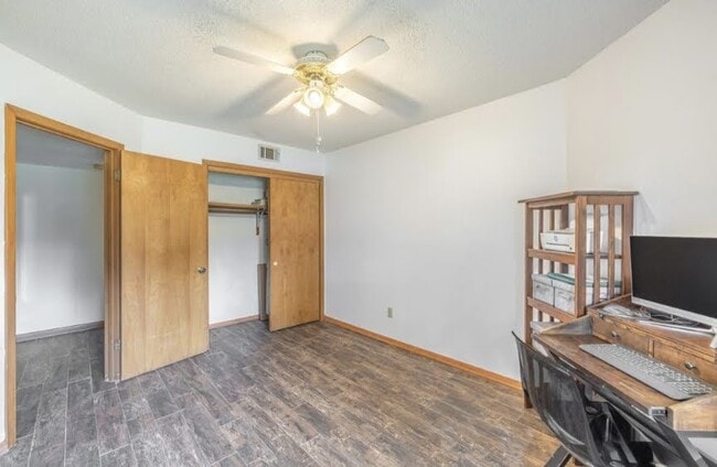 Building Photo - 355 Evergreen Ave