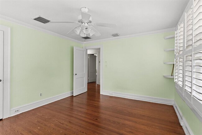 Building Photo - 418 Jasmine Way