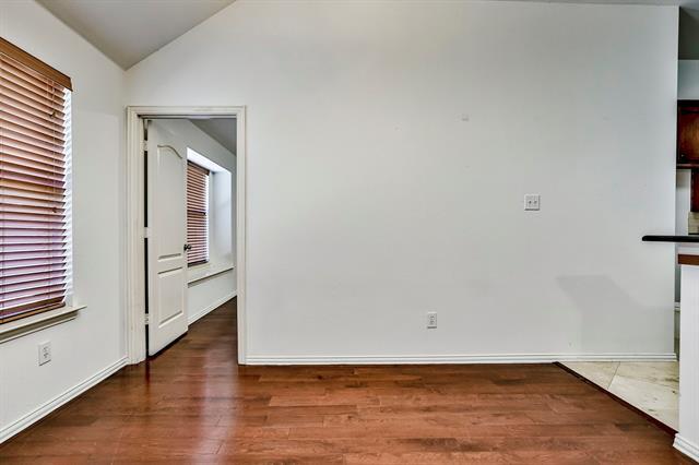 Building Photo - 2853 Cascade Cove Dr