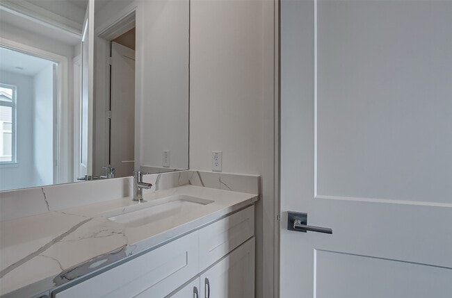 Building Photo - 8926 Spring Knoll Forest Dr