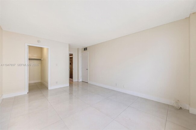 Building Photo - 430 Golden Isles Dr