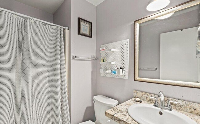 Building Photo - 13842 Midgrove Ct