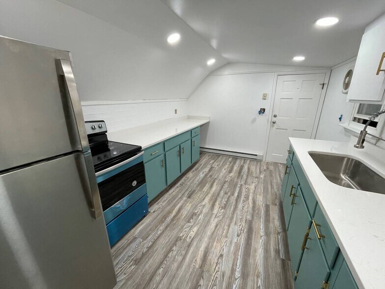 Kitchen 1 - 112 W Main St