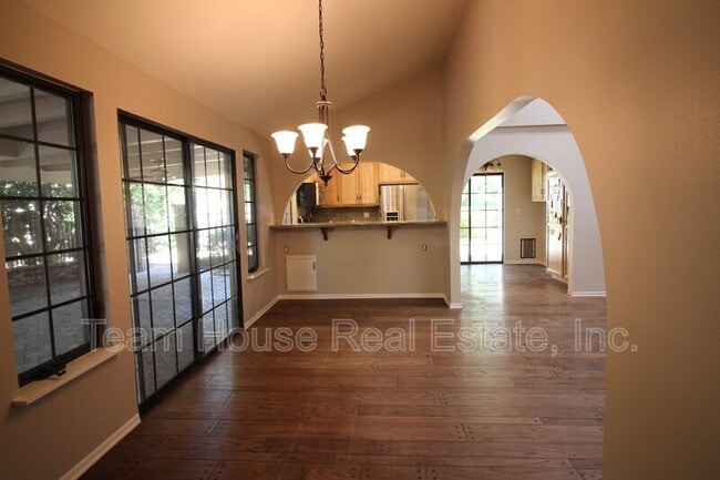 Building Photo - 25433 Plaza Escovar