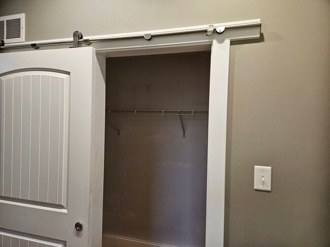 Building Photo - Charming 4BR/2.5BA Home in Historic Washington, MO - Walk to the Riverfront!